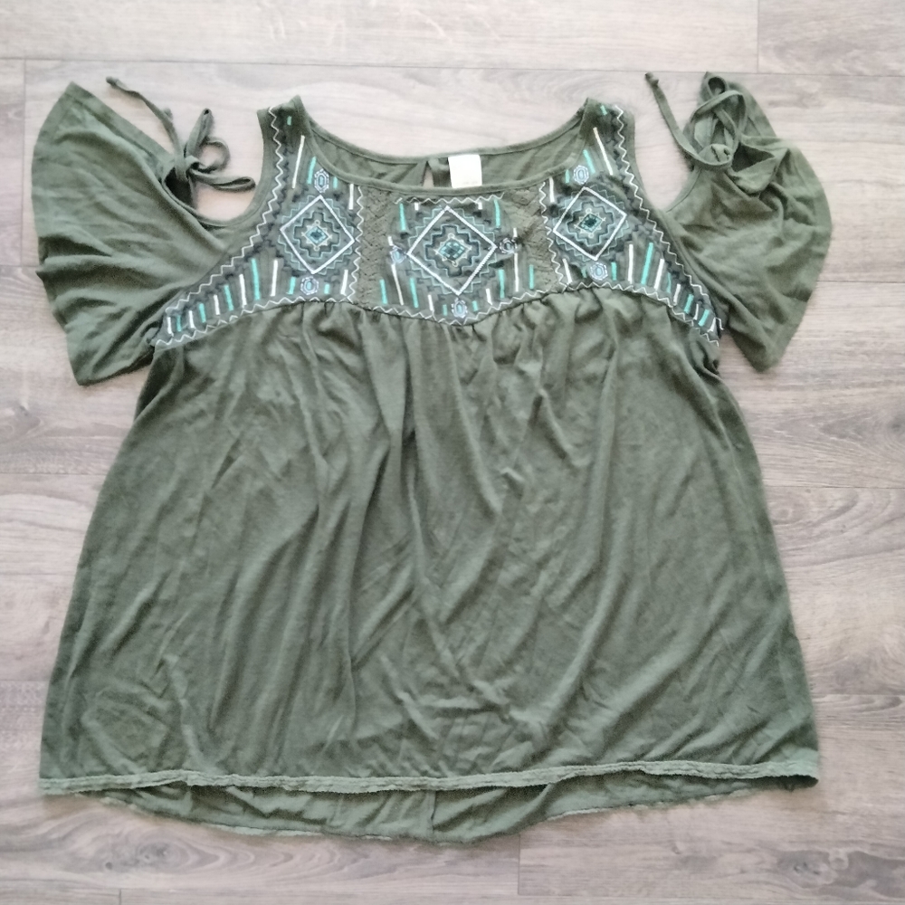 Women's Embroidered Khaki Top Short Sleeve Cold Shoulder Size 1X (16W-18W)